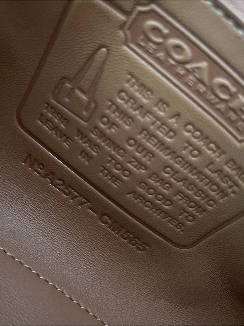 NEW Coach Swing Zip Leather Shoulder Bag